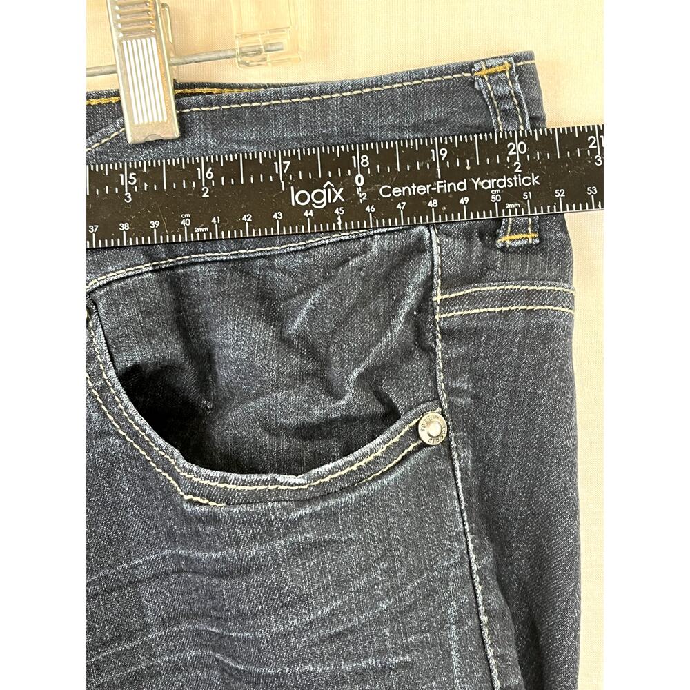 Torrid women's dark wash tapered ankle jeans, size 20 - Picture 9 of 11